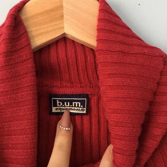 Red turtle neck sweater - Picture 2 of 3